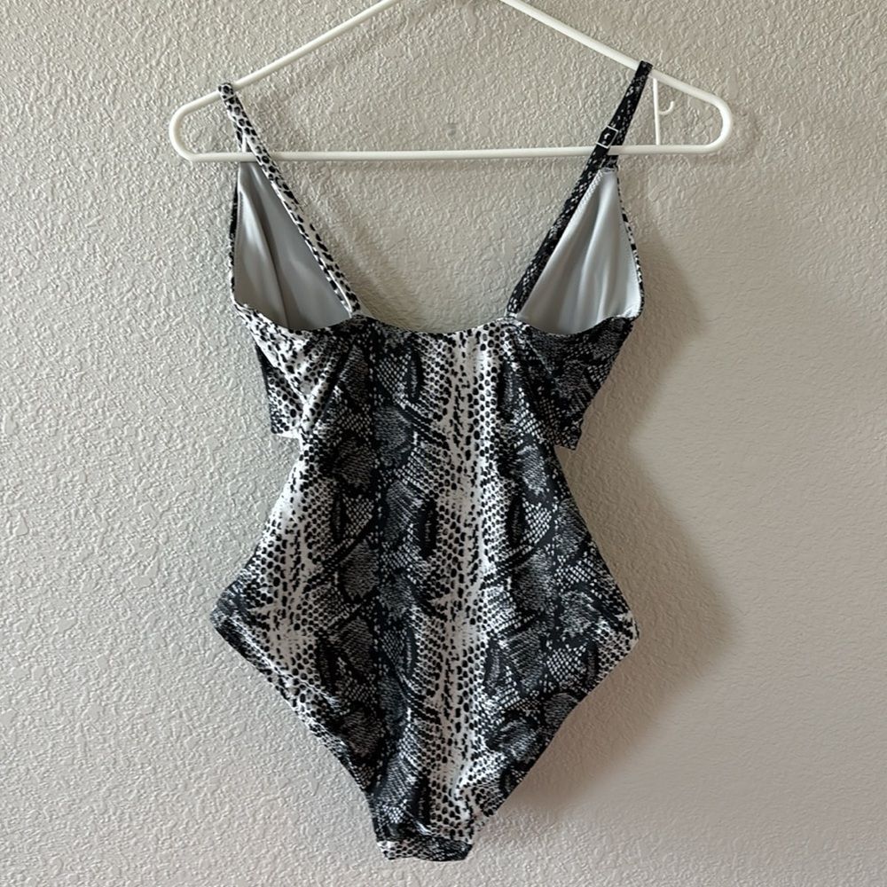 AERIE Snack Wrap One Piece Full Coverage Swimsuit size XS - Picture 6 of 6